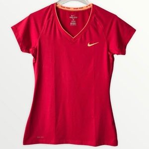 🔺 EUC Nike DRI-FIT Red Workout Top